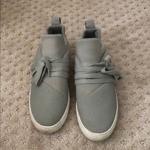 Steve Madden Grey sneakers